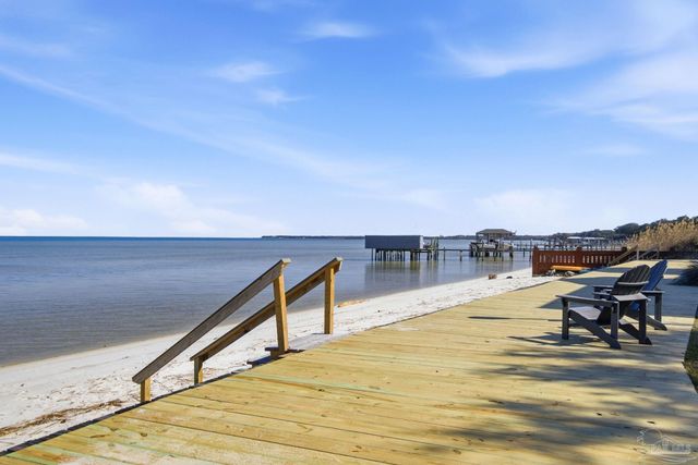 116 Baybridge Dr, Gulf Breeze, FL 32561