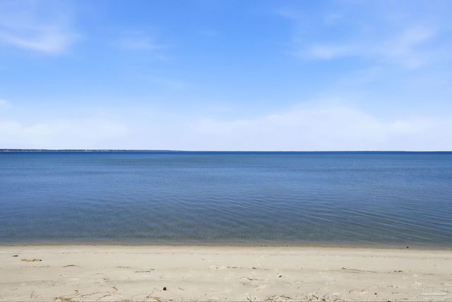 116 Baybridge Dr, Gulf Breeze, FL 32561