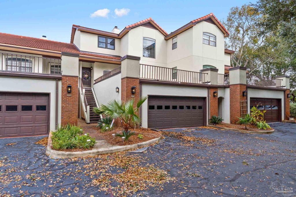 116 Baybridge Dr, Gulf Breeze, FL 32561