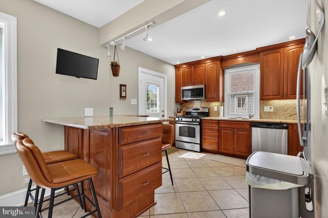 1202 EARLINGTON RD, Havertown, PA 19083