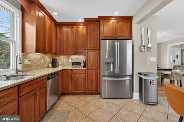 1202 EARLINGTON RD, Havertown, PA 19083