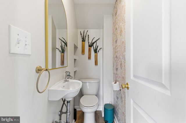 1202 EARLINGTON RD, Havertown, PA 19083