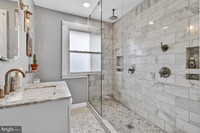 1202 EARLINGTON RD, Havertown, PA 19083