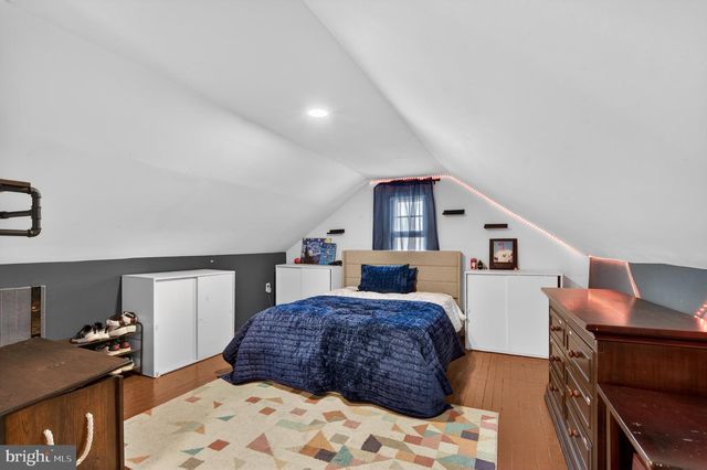 1202 EARLINGTON RD, Havertown, PA 19083