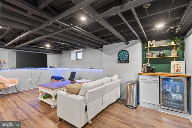 1202 EARLINGTON RD, Havertown, PA 19083