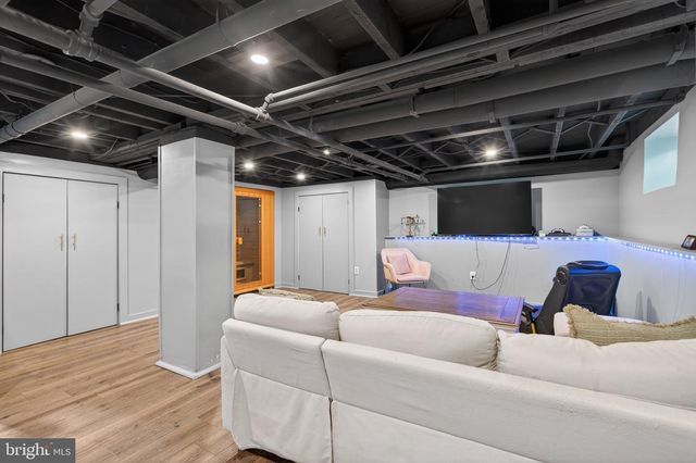 1202 EARLINGTON RD, Havertown, PA 19083