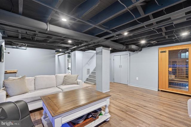 1202 EARLINGTON RD, Havertown, PA 19083