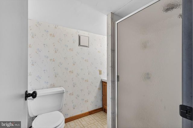 1202 EARLINGTON RD, Havertown, PA 19083