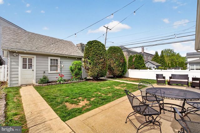 1202 EARLINGTON RD, Havertown, PA 19083