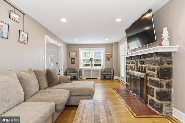 1202 EARLINGTON RD, Havertown, PA 19083