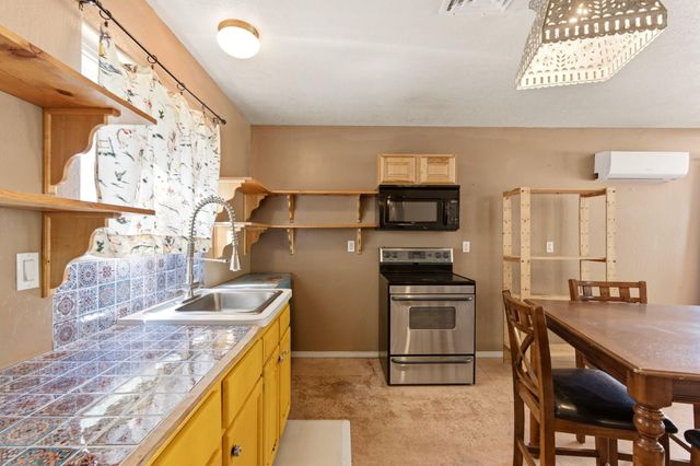 170 El Cerro Loop, Los Lunas, NM 87031