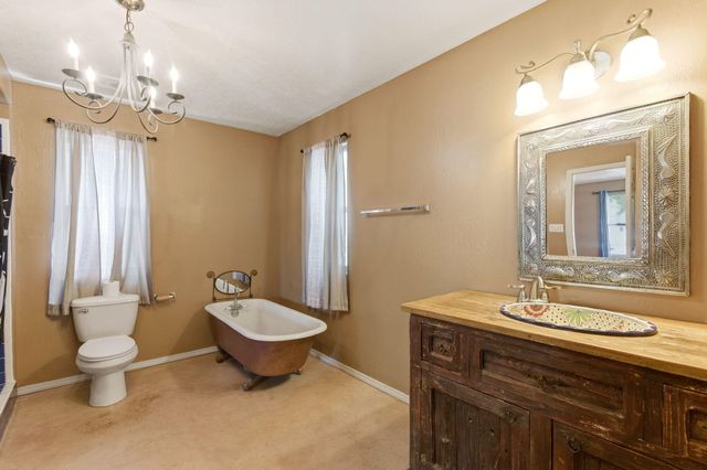 170 El Cerro Loop, Los Lunas, NM 87031