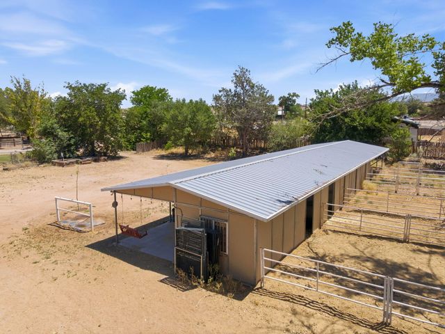 170 El Cerro Loop, Los Lunas, NM 87031