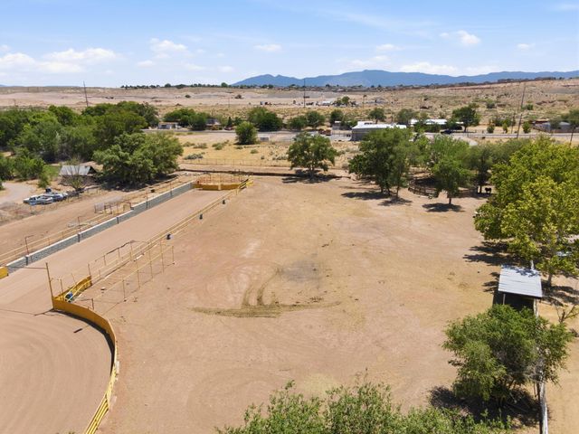 170 El Cerro Loop, Los Lunas, NM 87031