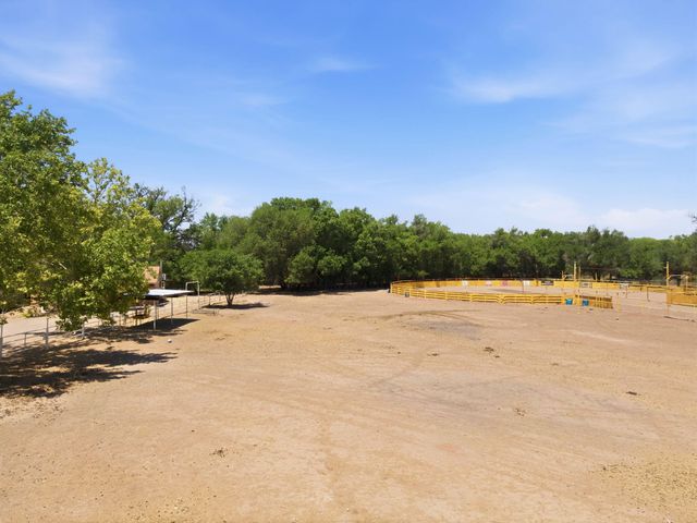 170 El Cerro Loop, Los Lunas, NM 87031