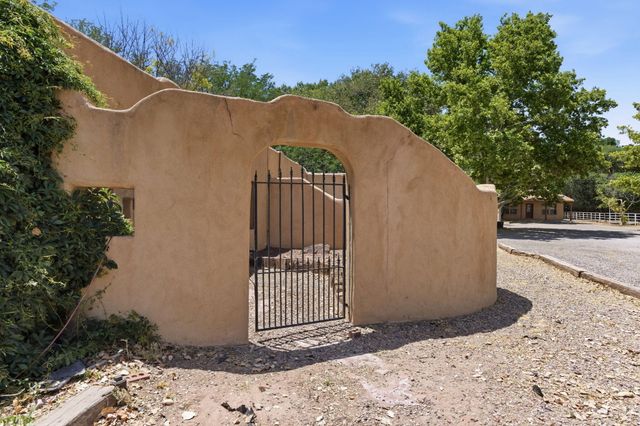 170 El Cerro Loop, Los Lunas, NM 87031