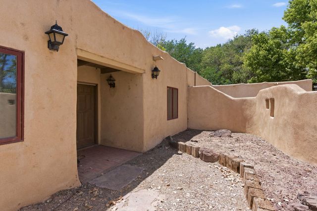170 El Cerro Loop, Los Lunas, NM 87031
