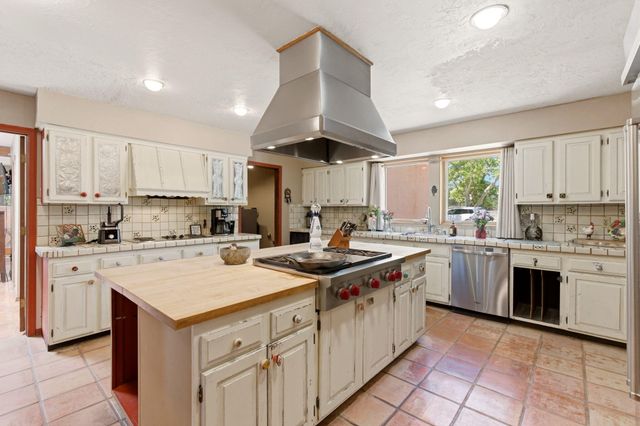 170 El Cerro Loop, Los Lunas, NM 87031