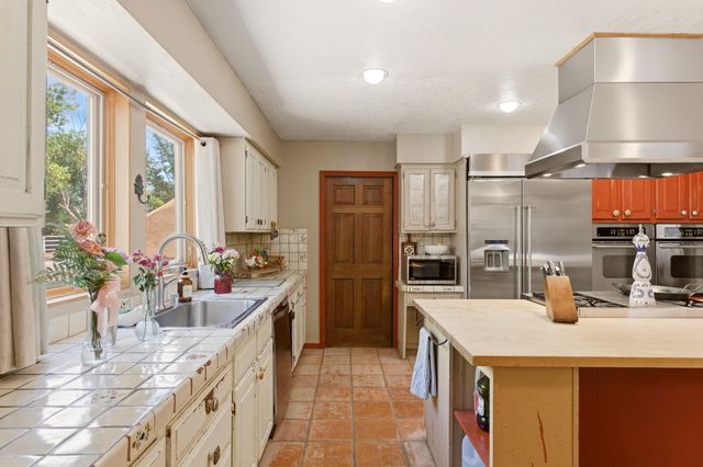 170 El Cerro Loop, Los Lunas, NM 87031