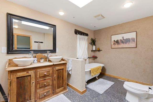170 El Cerro Loop, Los Lunas, NM 87031