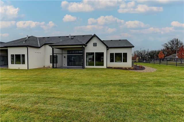 3903 W 84th Terrace, Prairie Village, KS 66206