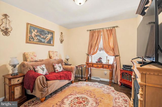 308 MEADOW COURT, North Wales, PA 19454