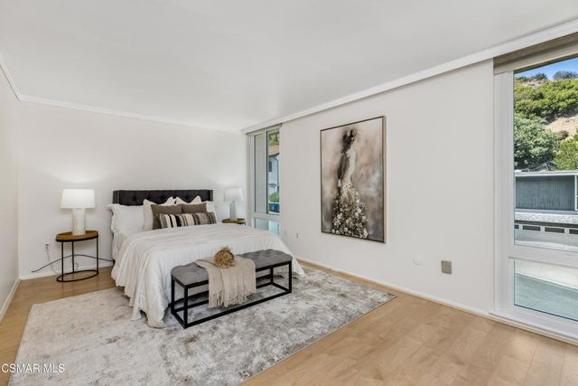 17068 Escalon Drive, Encino, CA 91436