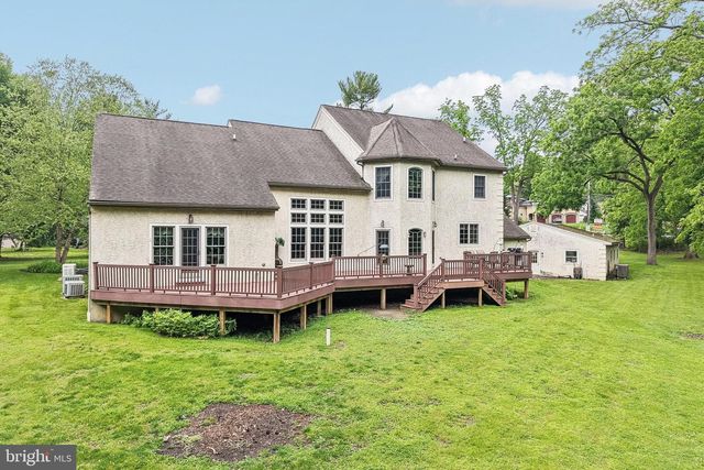 378 S WARNER RD, Wayne, PA 19087