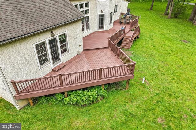 378 S WARNER RD, Wayne, PA 19087
