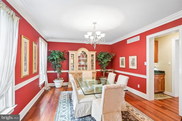 378 S WARNER RD, Wayne, PA 19087