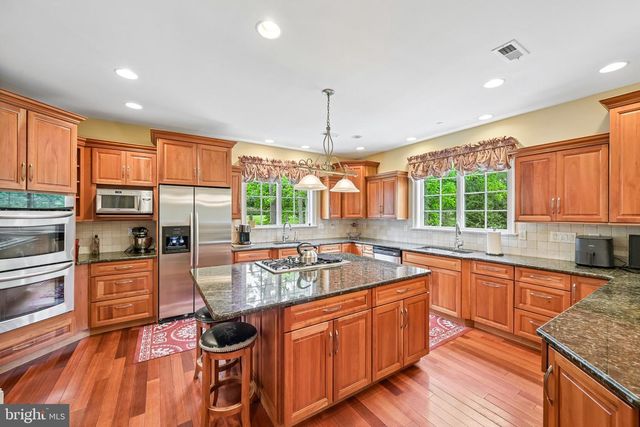 378 S WARNER RD, Wayne, PA 19087