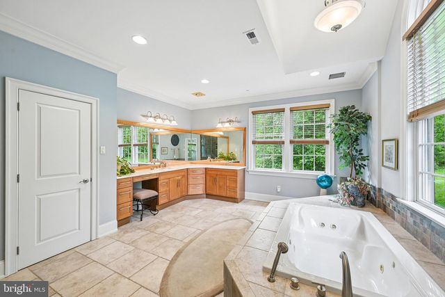 378 S WARNER RD, Wayne, PA 19087