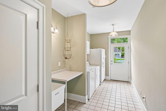 378 S WARNER RD, Wayne, PA 19087