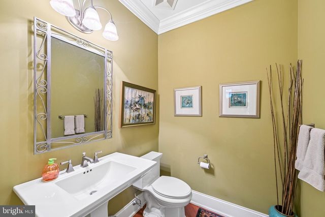 378 S WARNER RD, Wayne, PA 19087