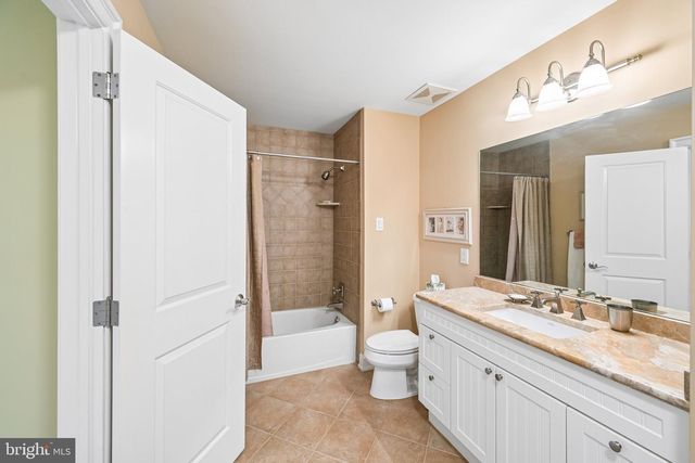 378 S WARNER RD, Wayne, PA 19087