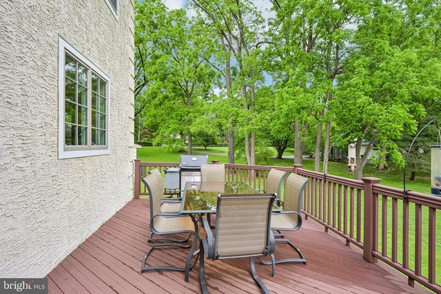 378 S WARNER RD, Wayne, PA 19087