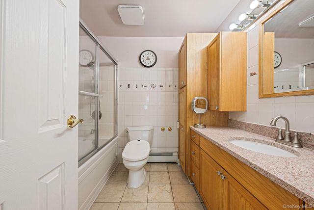 16 Manchester Lane, Stony Brook, NY 11790