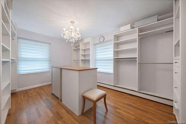 16 Manchester Lane, Stony Brook, NY 11790