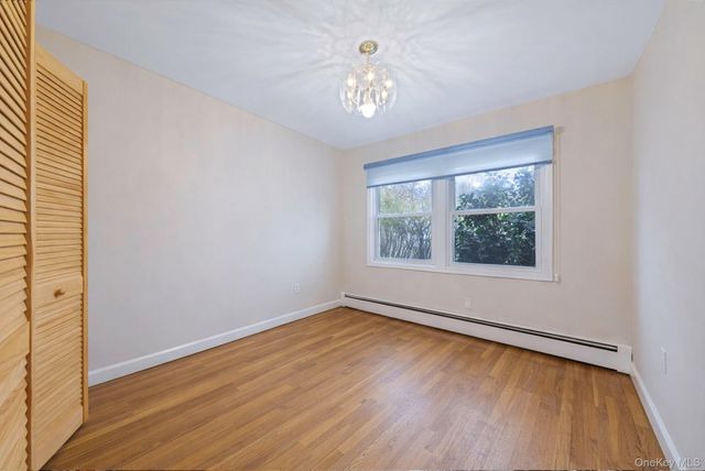 16 Manchester Lane, Stony Brook, NY 11790