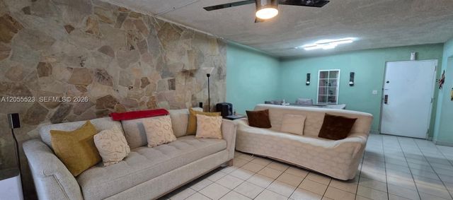 8405 NW 8th St 201, Miami, FL 33126