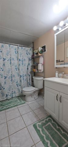 8405 NW 8th St 201, Miami, FL 33126