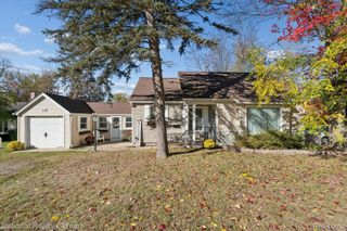 1127 E Commerce Street, Milford Village, MI 48381