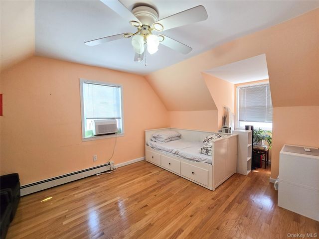29 Tenafly Drive, New Hyde Park, NY 11040
