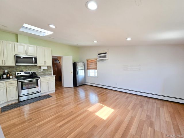 29 Tenafly Drive, New Hyde Park, NY 11040