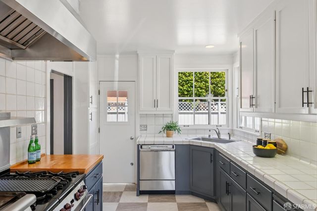 76 Woodacre Drive, San Francisco, CA 94132