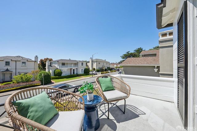 76 Woodacre Drive, San Francisco, CA 94132