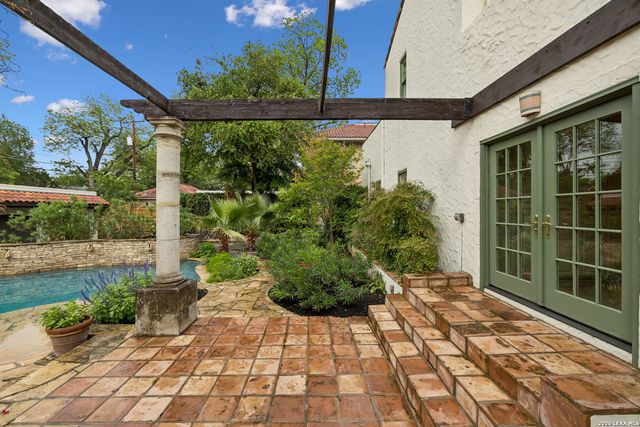 115 E HOLLYWOOD AVE, San Antonio, TX 78212