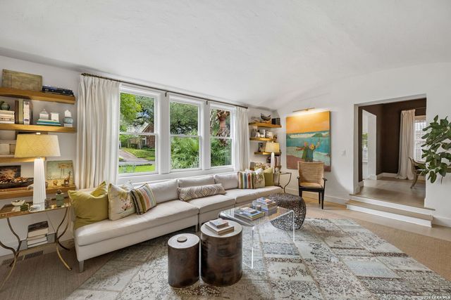 115 E HOLLYWOOD AVE, San Antonio, TX 78212