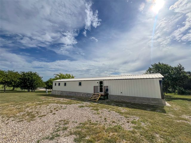 901 Ridge Drive S, Cleburne, TX 76033