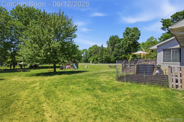 16362 Paddock Club Boulevard, Fenton Charter Township, MI 48451